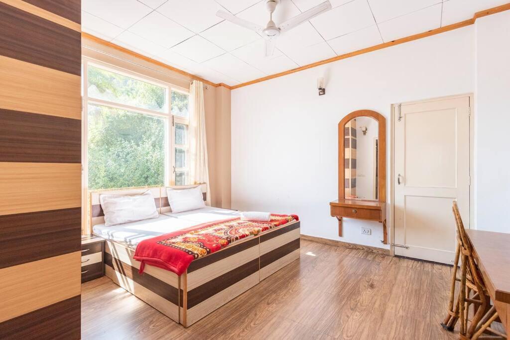 Kasauli Edge Apt With Balcony Exterior foto